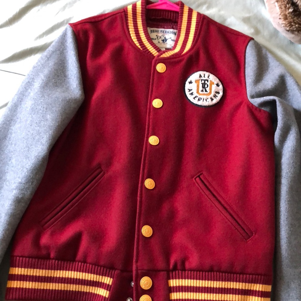 SOLD !!TRUE RELIGION VARSITY